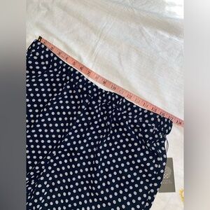 NWT navy cropped pants with offwhite print Sz large